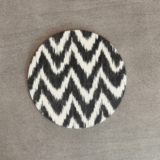 Black & White Ikat Wrappy Placemat