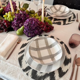Black & White Ikat Wrappy Placemat
